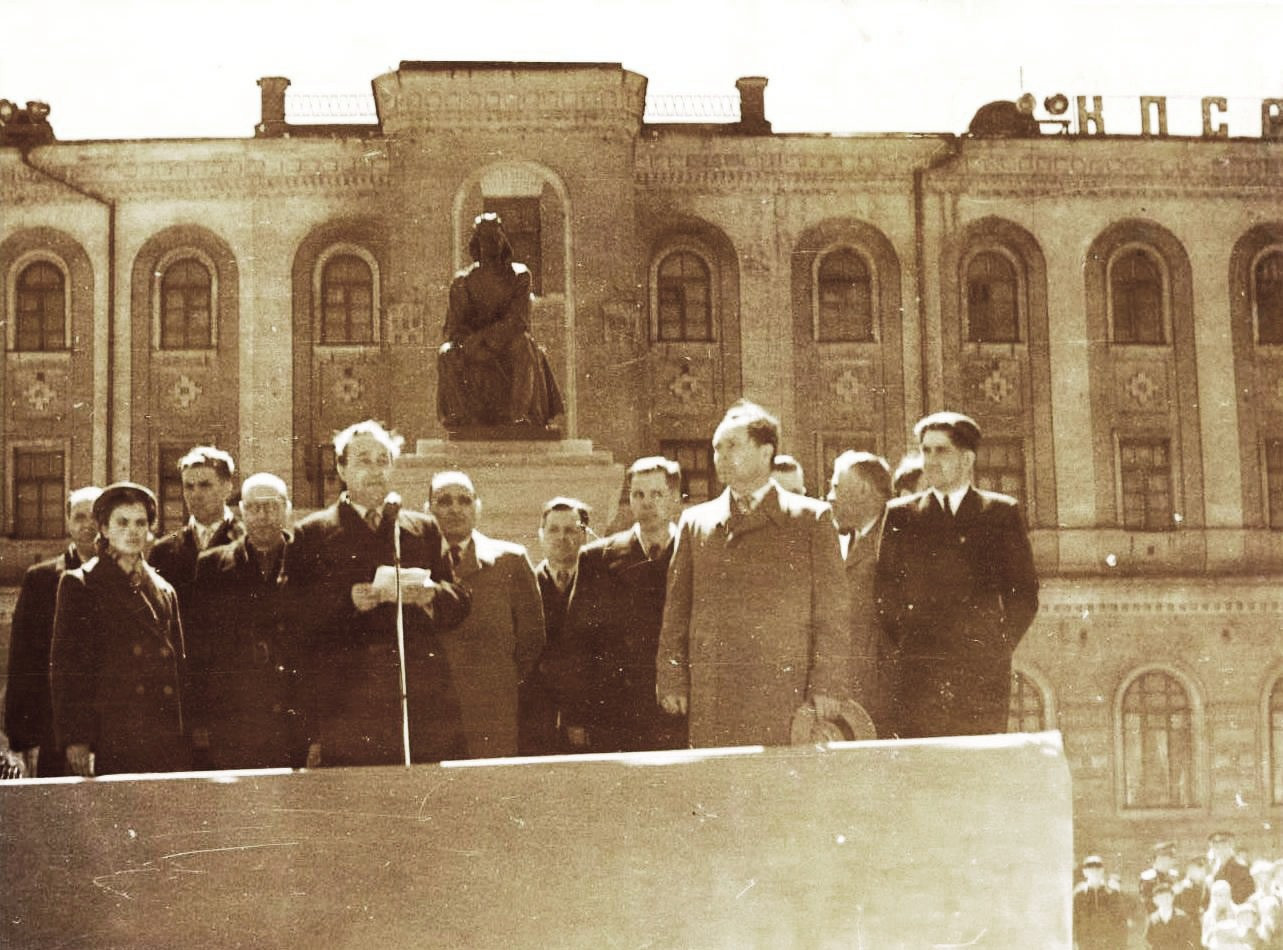 Митинг открытия памятника М. Горькому 1 мая 1961 года