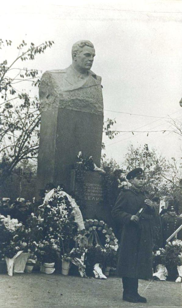 Открытие памятника Неделину М.И. в Борисоглебске