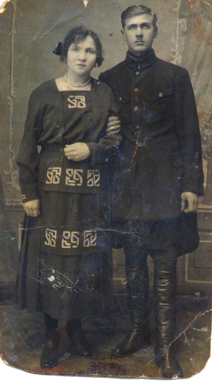 Ксения Гавриловна и Семен Леонтьевич Осипчук 1925 гjpeg