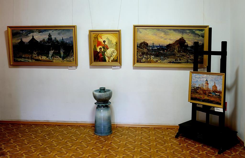 Холл картинной галереи